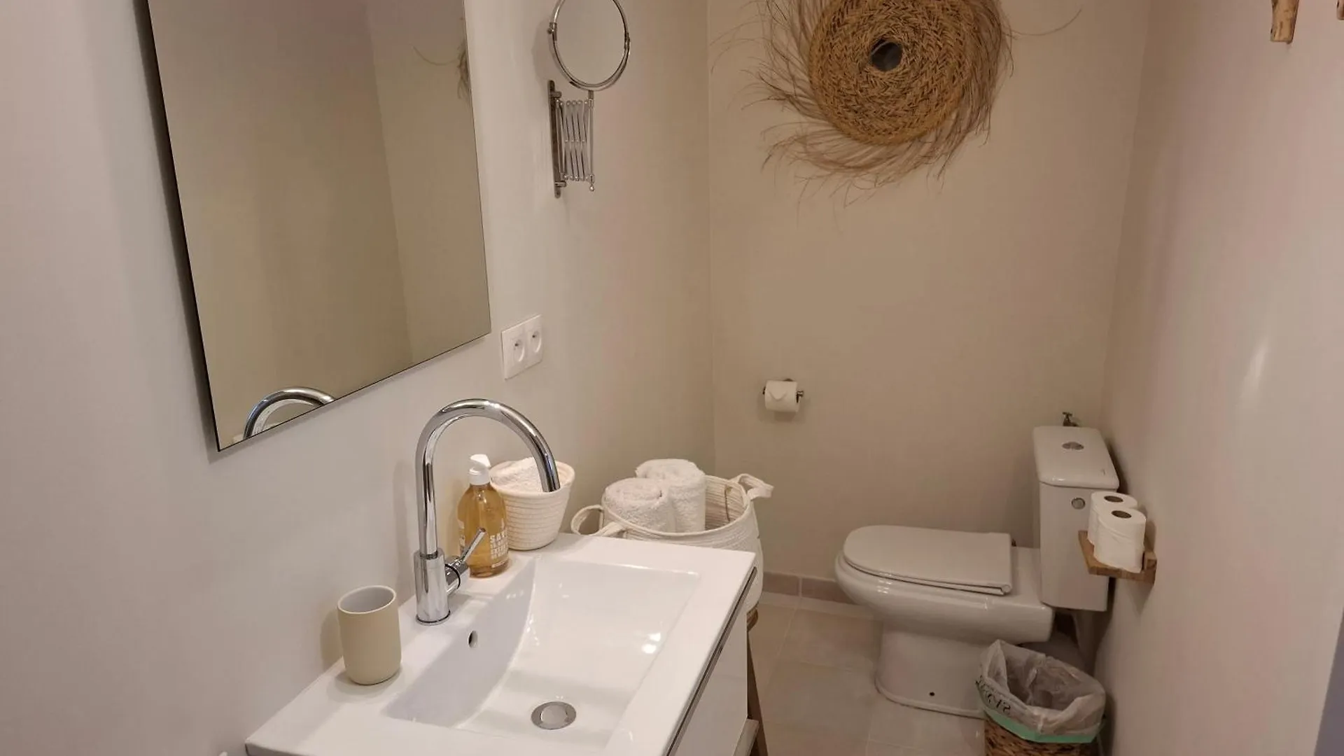 Mas Notre-Dame, Adult Only, Situation Ideale, Grand Jardin Paisible Grospierres Guest house