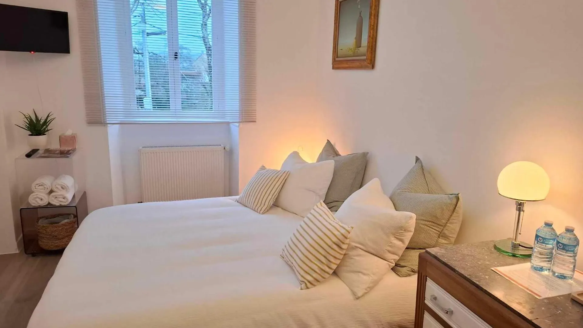 Mas Notre-Dame, Adult Only, Situation Ideale, Grand Jardin Paisible Grospierres 0*,  France